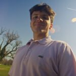 Svetlo plava boja kombinacije – Kako je nositi u svakodnevnim outfitima?